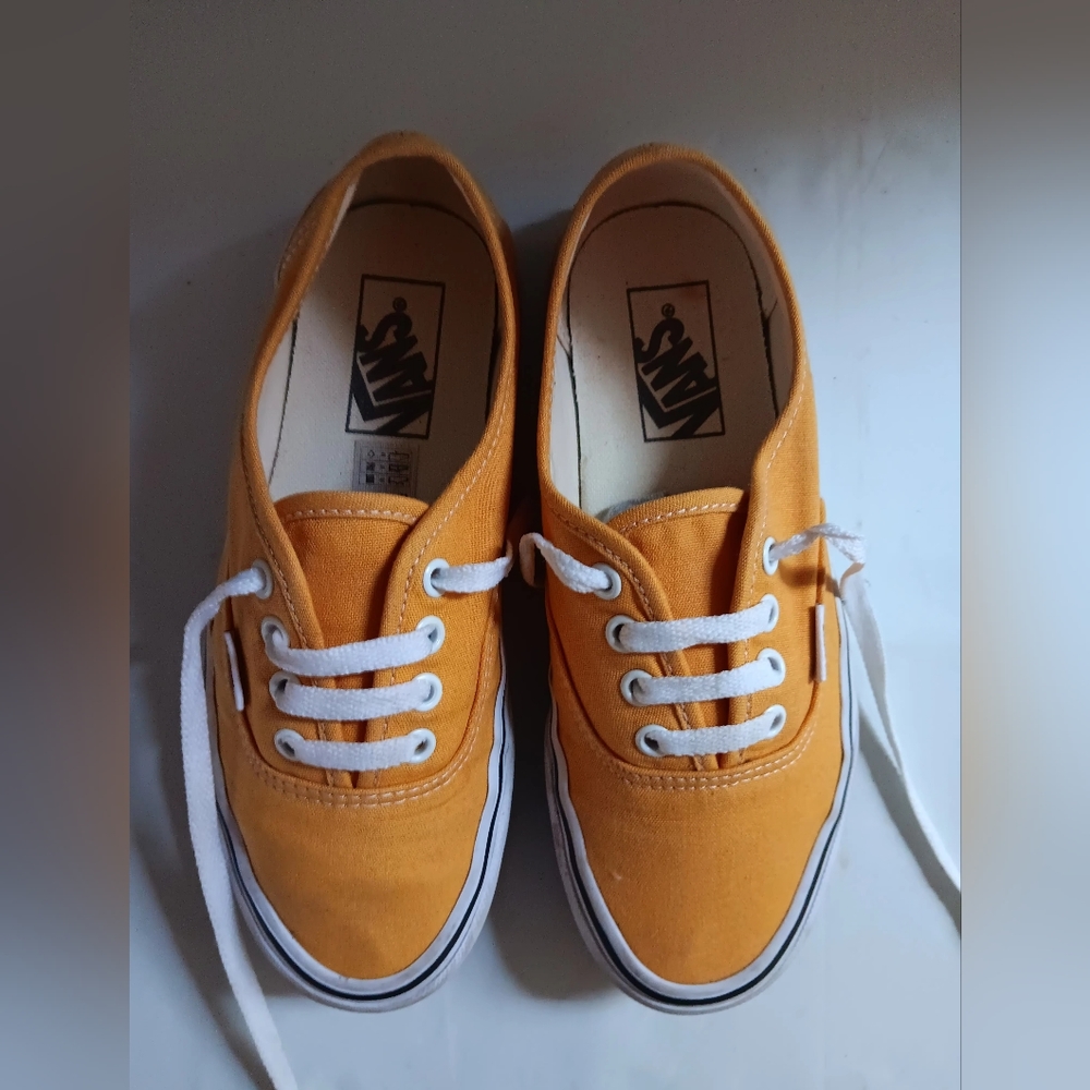 Unisex Classic Yellow VANS low top women's 6.5 men's 5